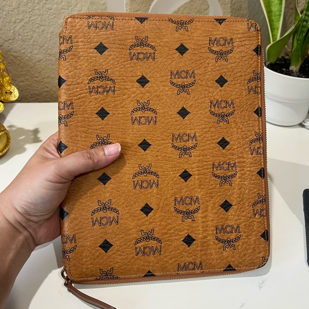 MCM COGNAC ORGANIZER - Picture 3 of 13